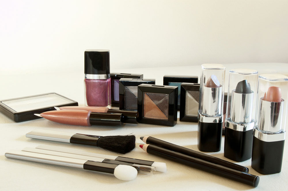 10 essential women’s cosmetics for face and body