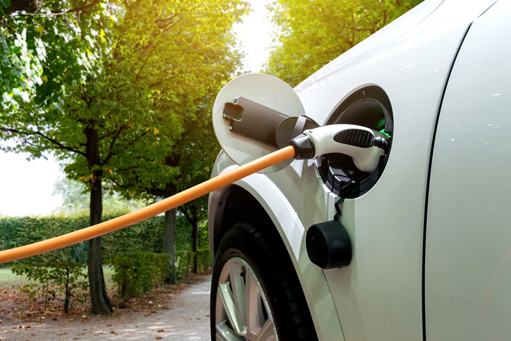 Electric Cars for Seniors – 7 Tips to Get Good Deals